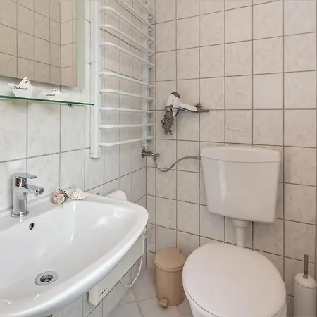 Apartment Moewenort 6 Lutow